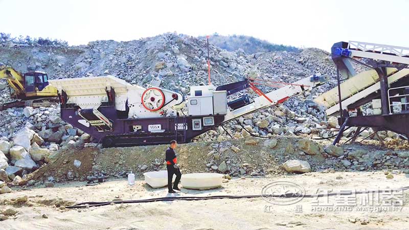 搭載CJ系列的移動(dòng)顎式破碎機(jī) 搭載CJ系列的移動(dòng)顎式破碎機(jī)