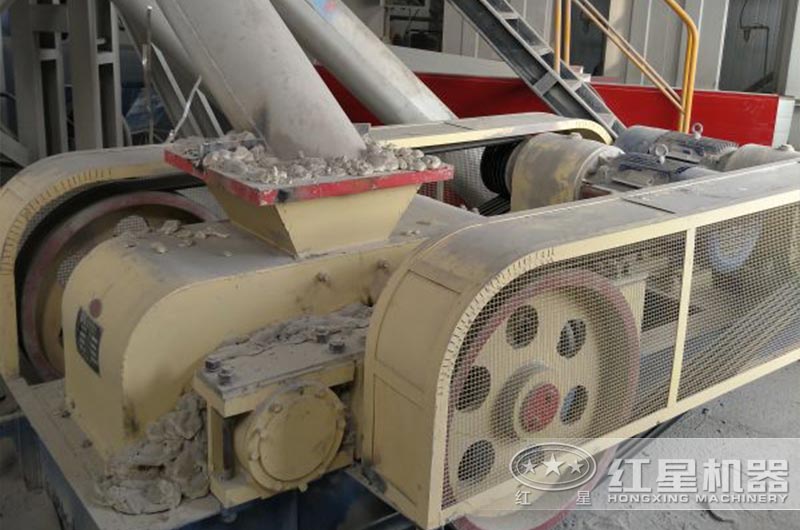 關于對輥式破碎機，客戶常問的5個問題（紅星老師傅實地講解）