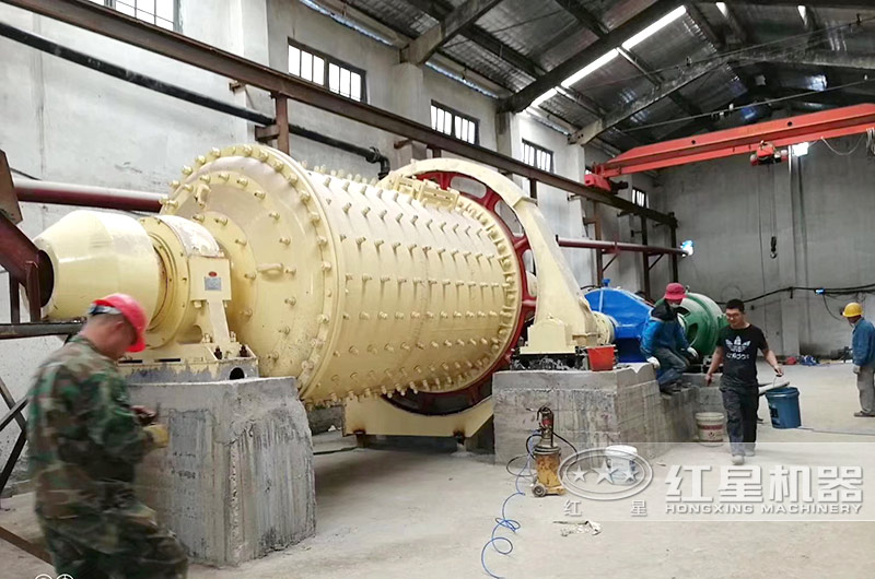 時產(chǎn)20噸球磨機(jī)現(xiàn)場 時產(chǎn)20噸球磨機(jī)現(xiàn)場